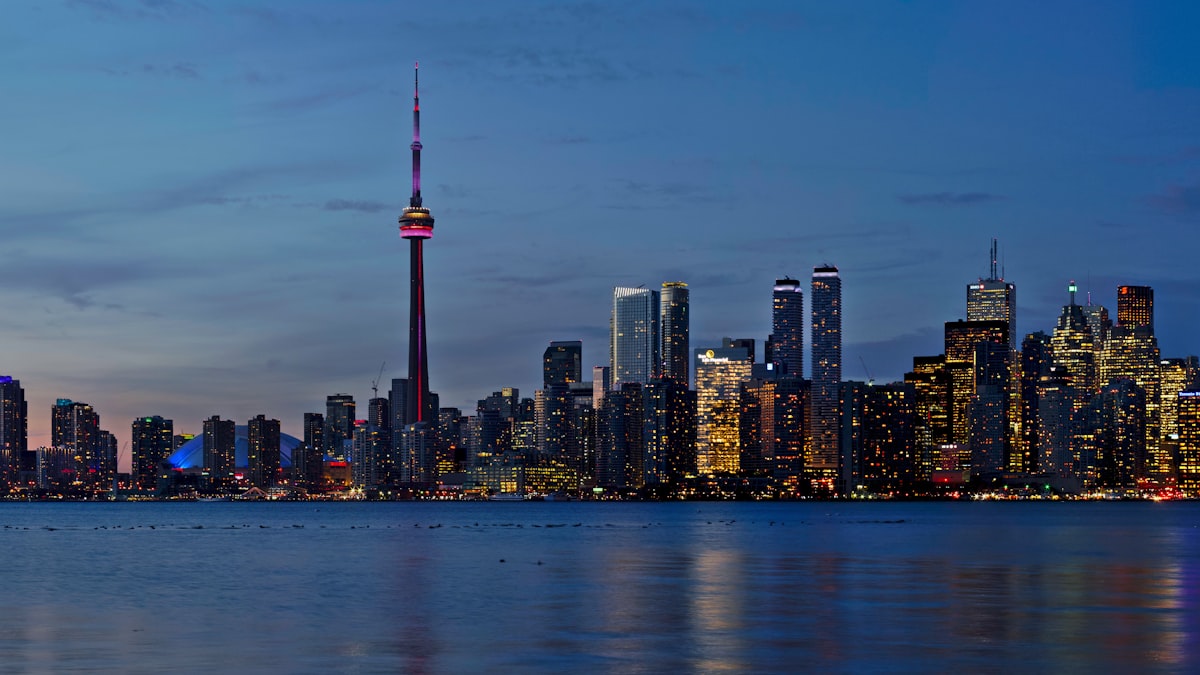 Toronto skyline with the CN Tower at dusk